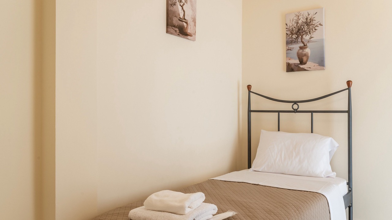 Photo of Bedroom in East Mani