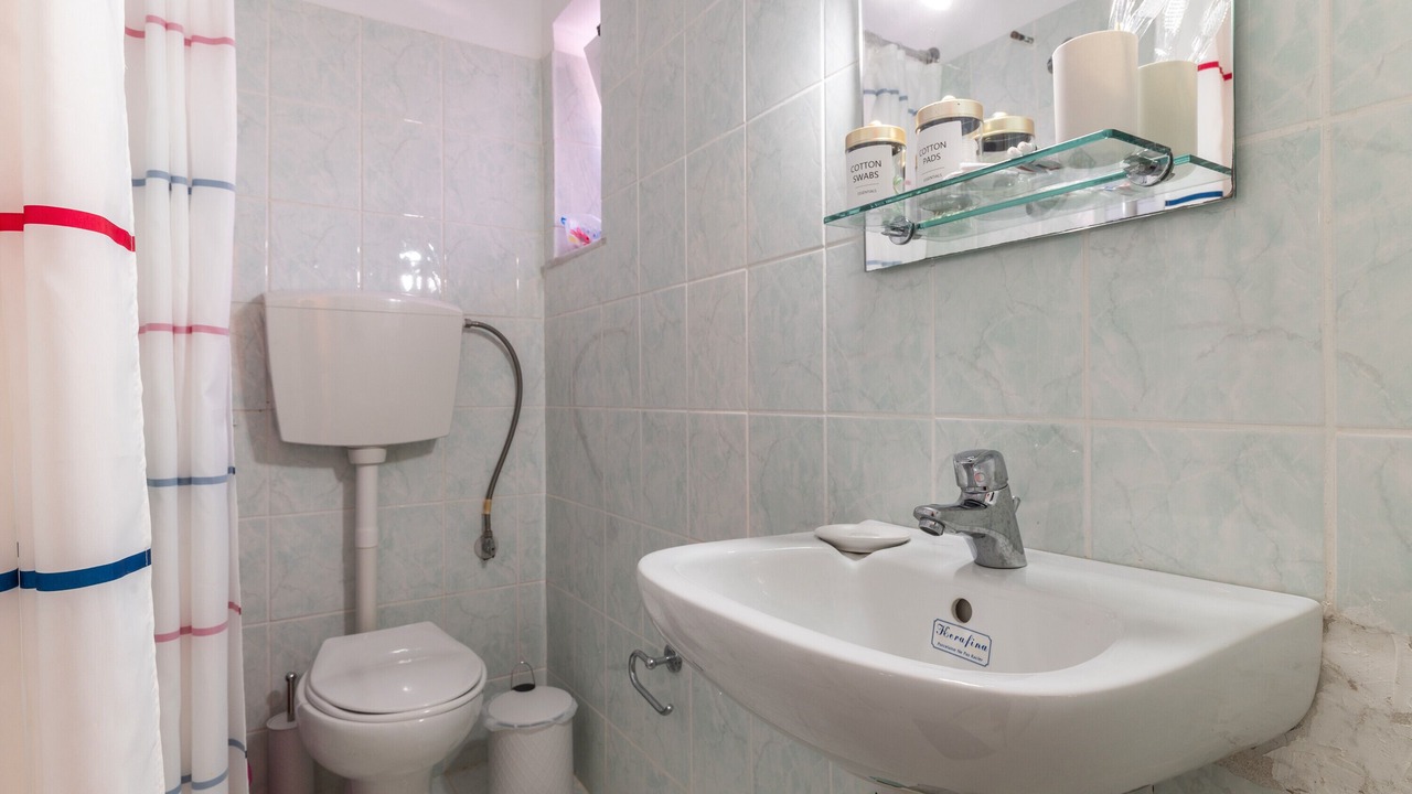 Photo of Bathroom in East Mani
