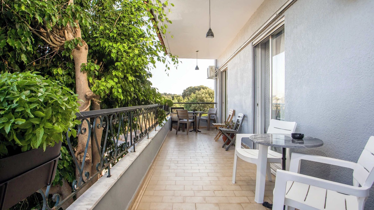 Photo of Patio Balcony in Petaloudes