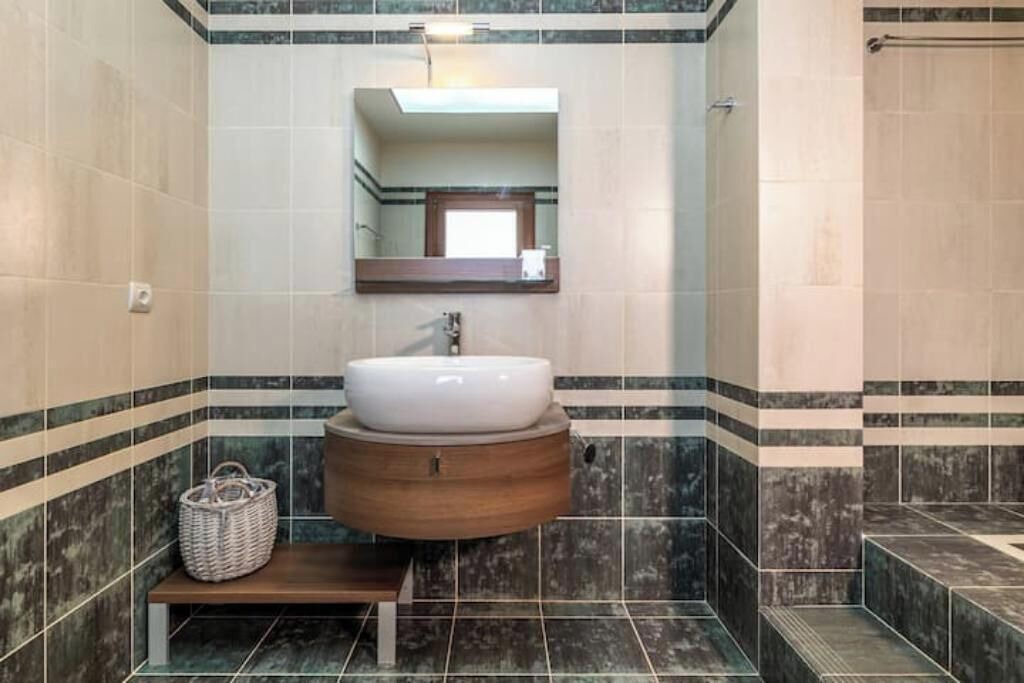 Photo of Bathroom in Rodhia