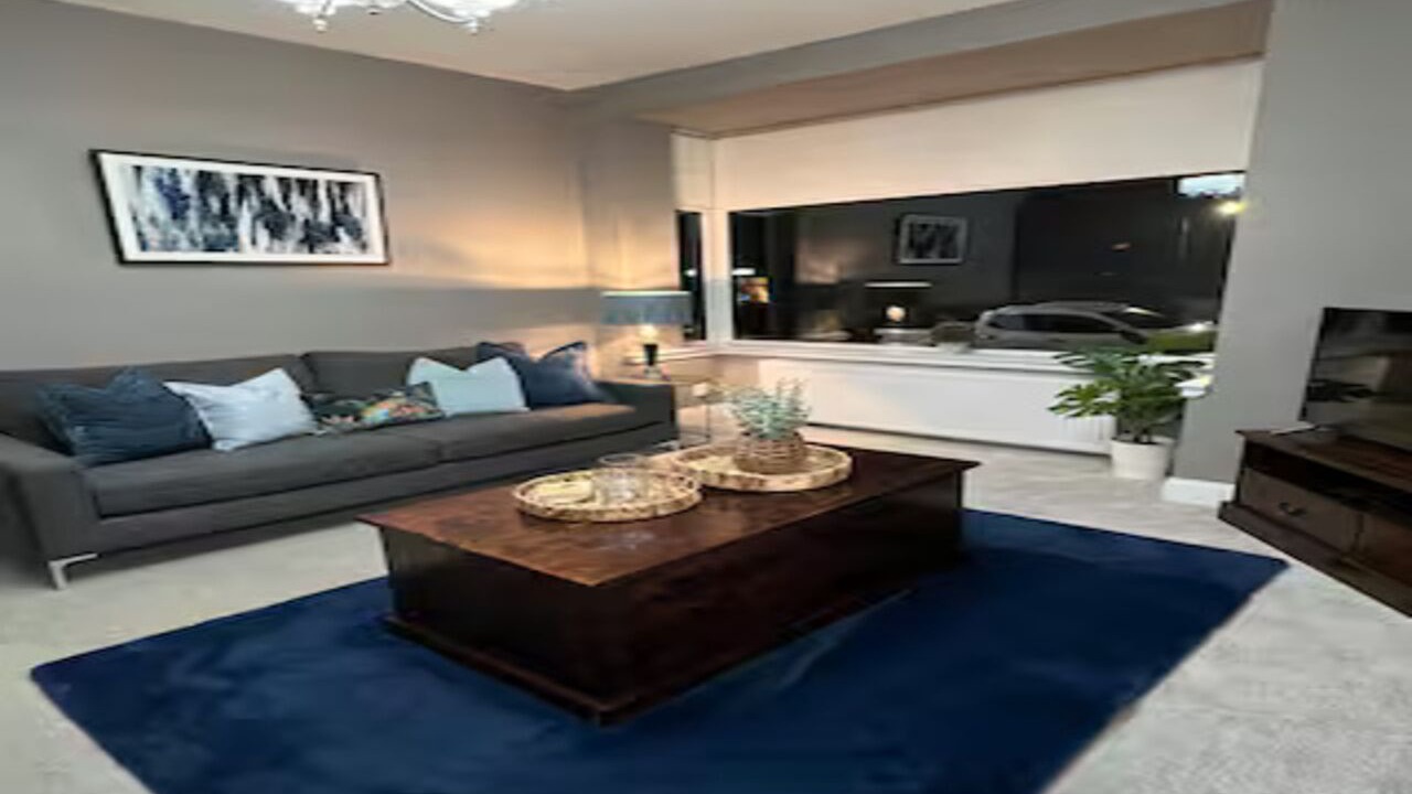 Photo of Livingroom in Giffnock