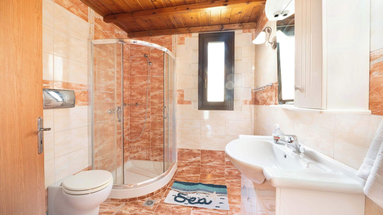 Photo of Bathroom in Lepreo