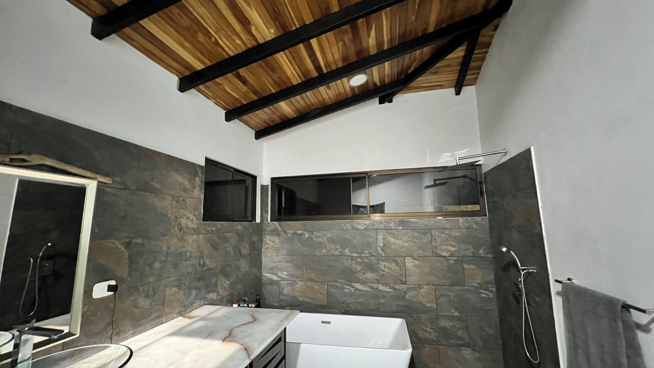 Photo of Bathroom in Curridabat