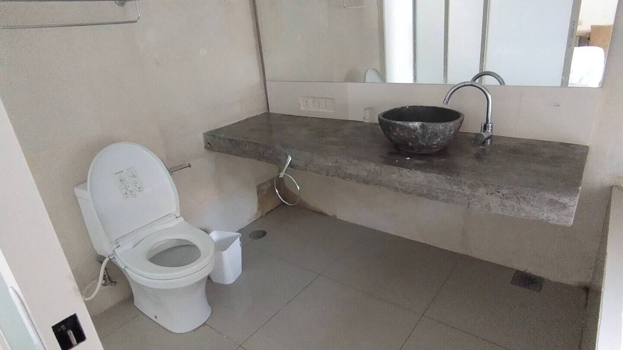 Photo of Bathroom in Mumbul