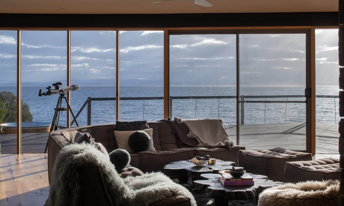 Photo of Livingroom in White Beach