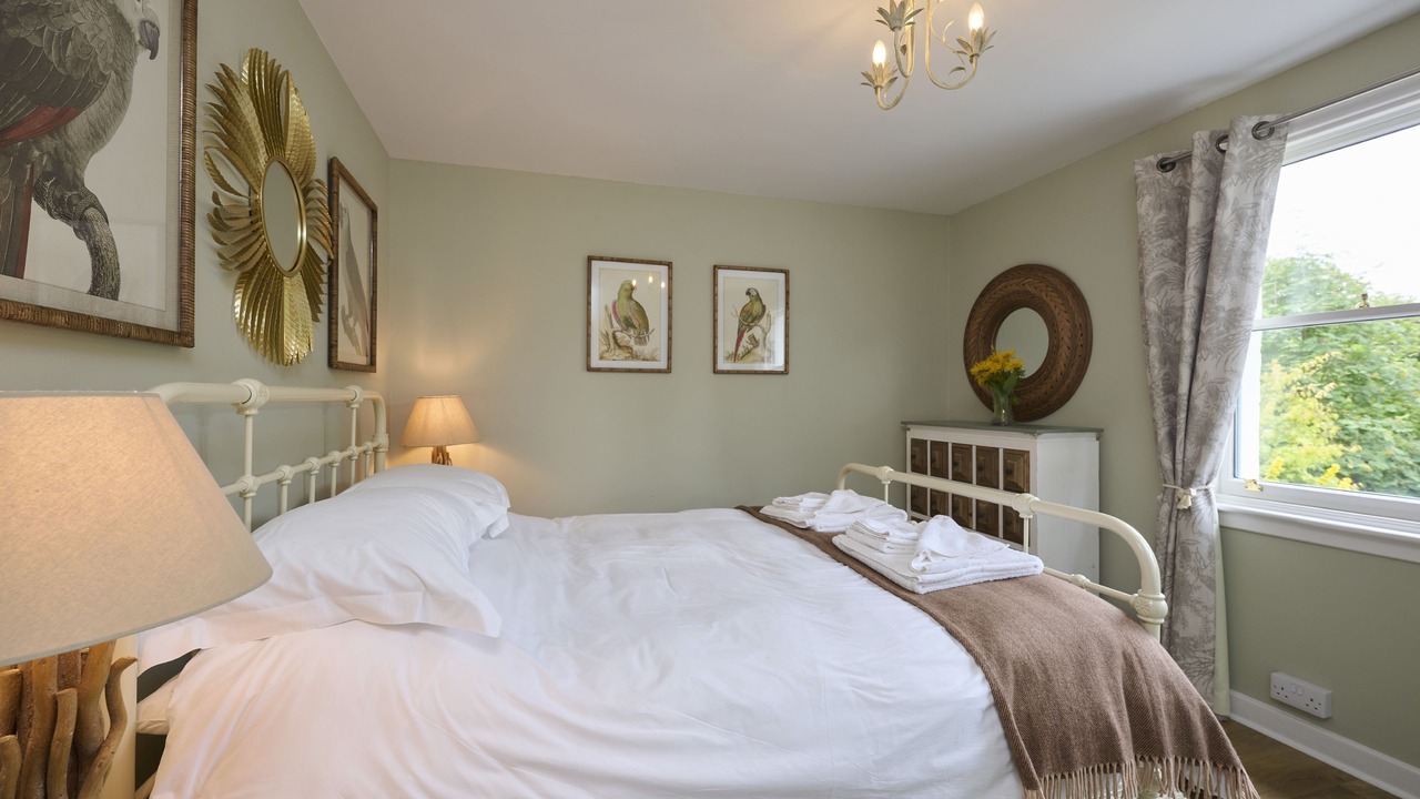 Photo of Bedroom in Lochend
