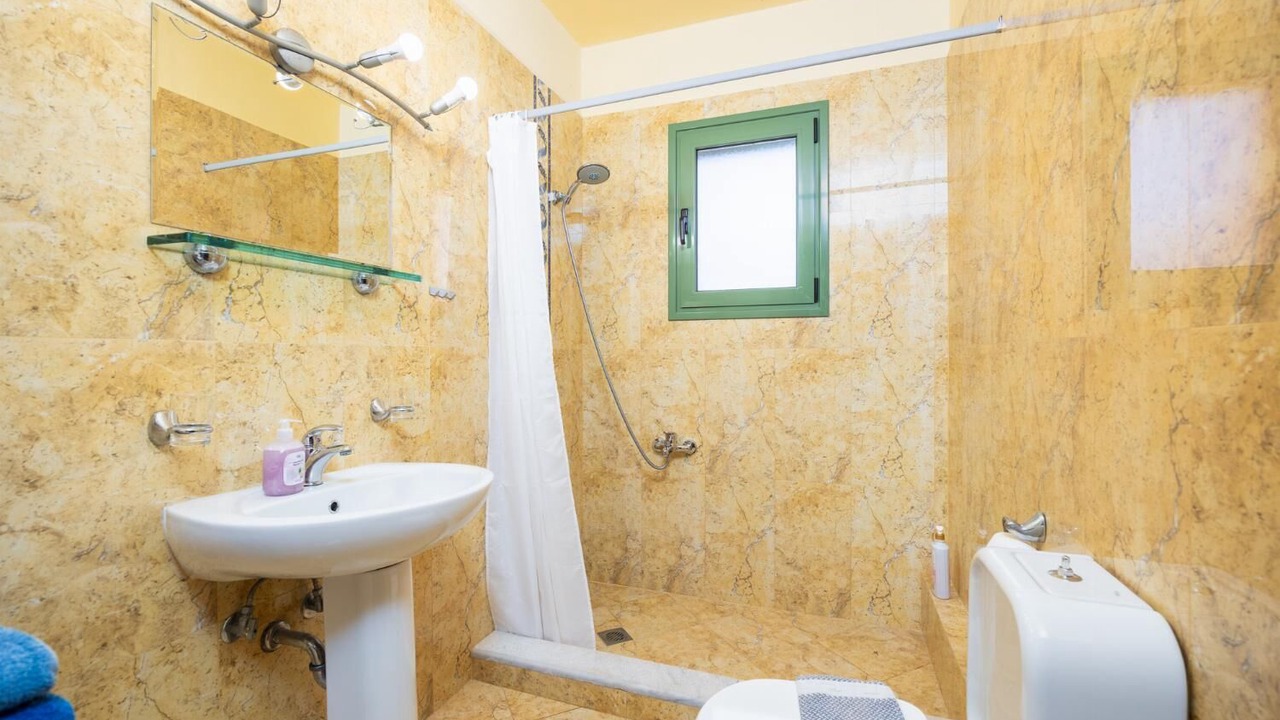 Photo of Bathroom in Kateleios