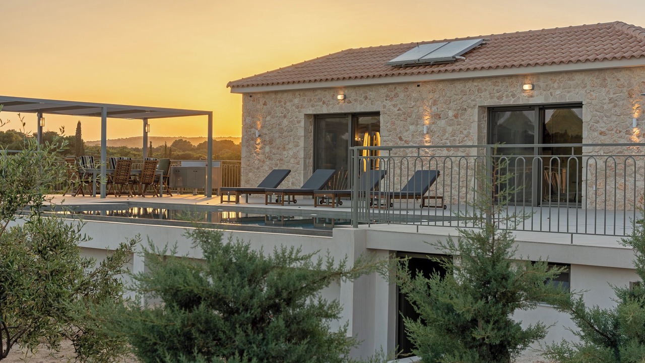 Photo of Patio Balcony in Karavados