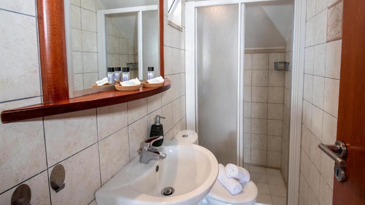 Photo of Bathroom in Petaloudes