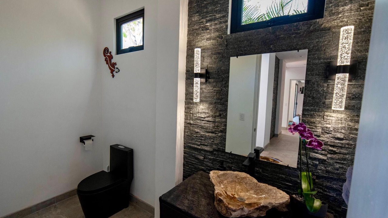Photo of Bathroom in Tamarindo