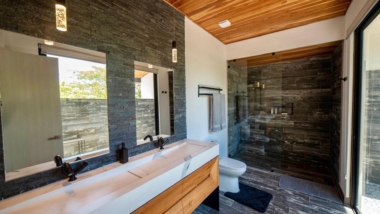 Photo of Bathroom in Tamarindo