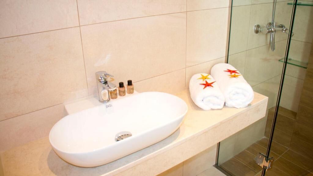 Photo of Bathroom in Anopolis