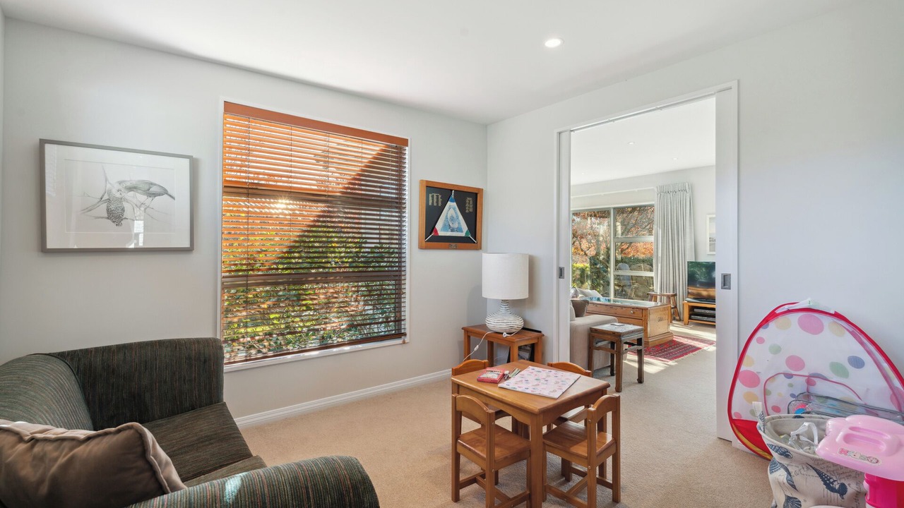 Photo of Livingroom in Albert Town