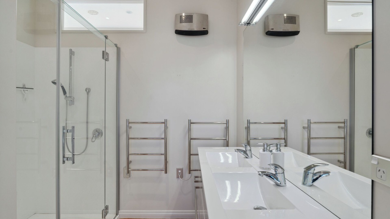 Photo of Bathroom in Albert Town