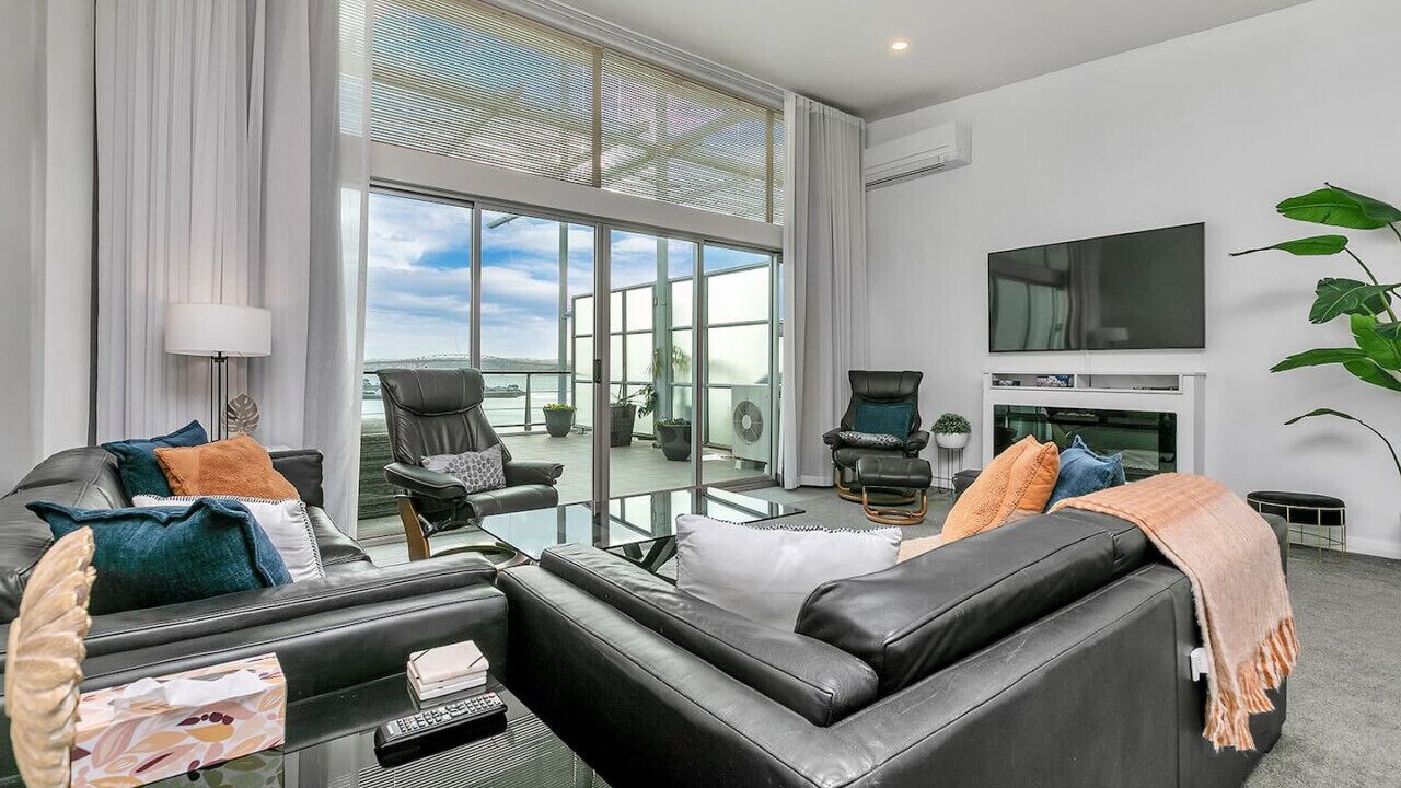 Photo of Livingroom in Auckland Central Business District
