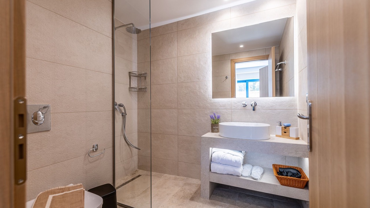 Photo of Bathroom in Alonia