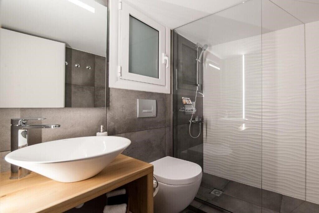 Photo of Bathroom in Mets