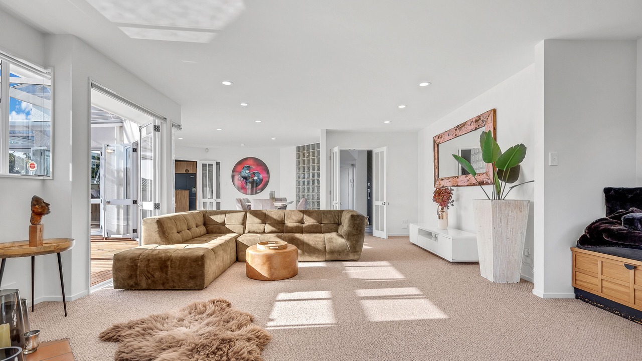 Photo of Livingroom in Castor Bay
