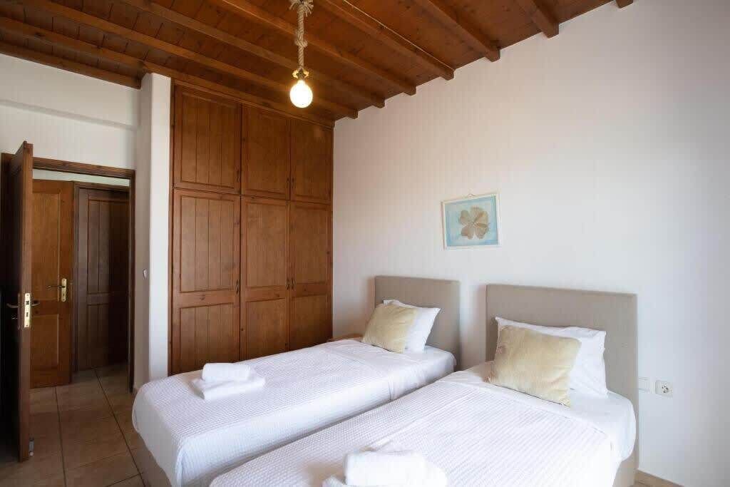 Photo of Bedroom in Platis Gialos
