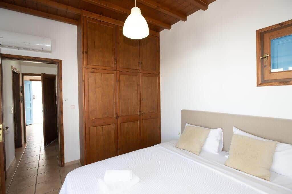 Photo of Bedroom in Platis Gialos