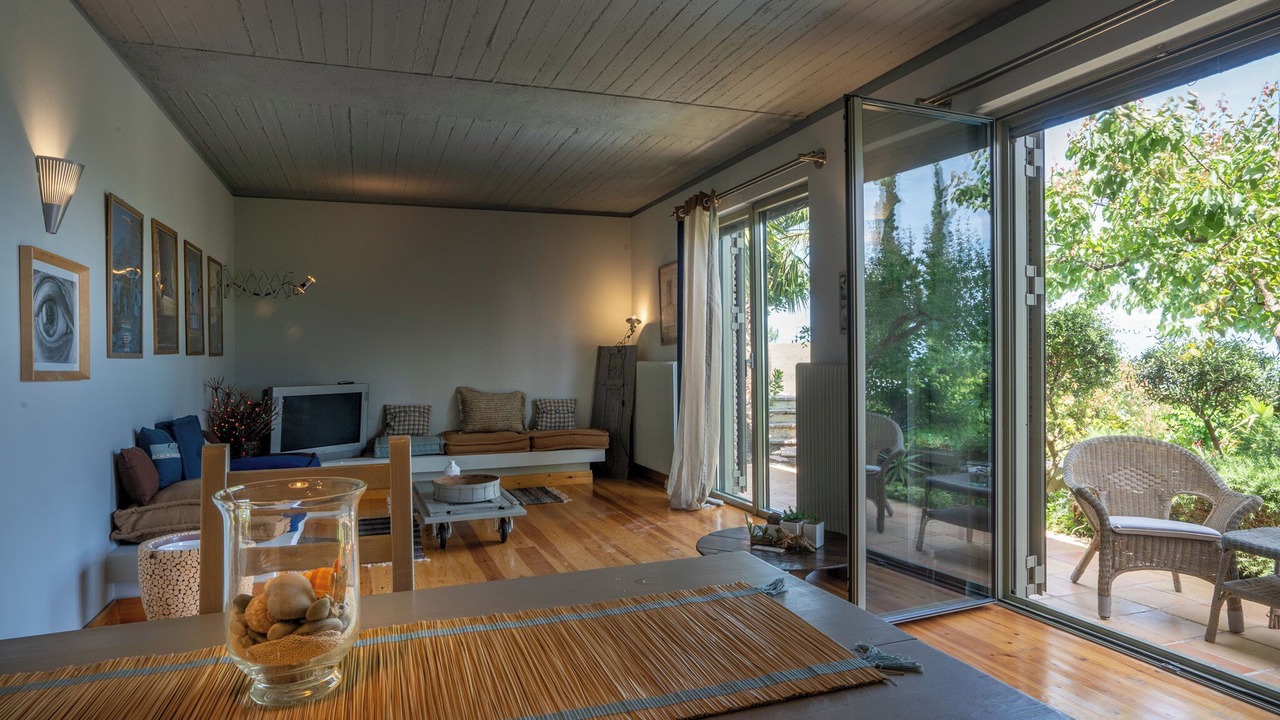 Photo of Livingroom in Aigialeia