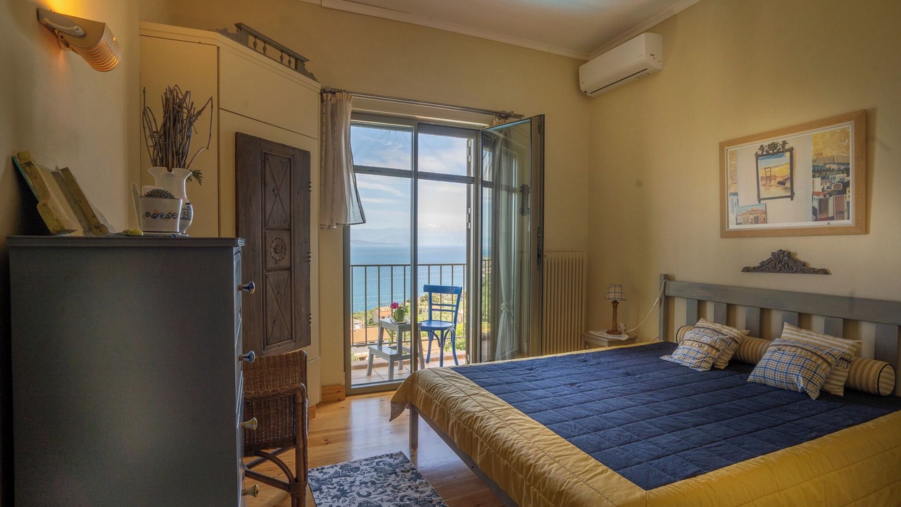 Photo of Bedroom in Aigialeia