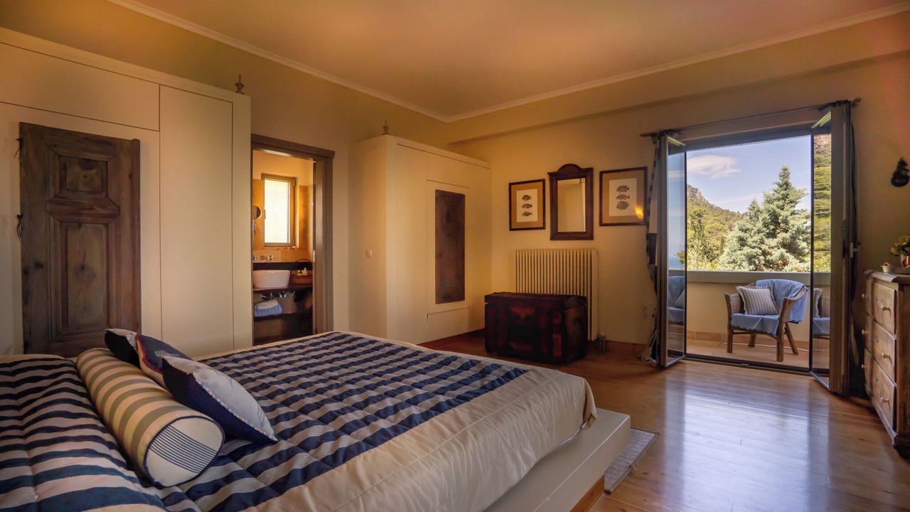 Photo of Bedroom in Aigialeia