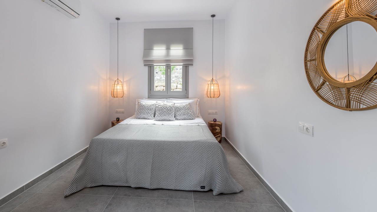 Photo of Bedroom in Adamas
