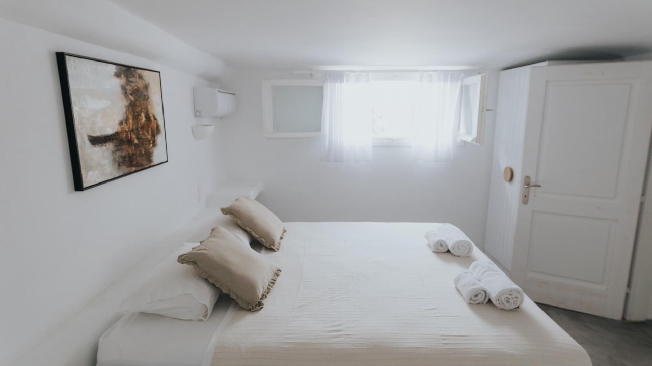 Photo of Bedroom in Platis Gialos