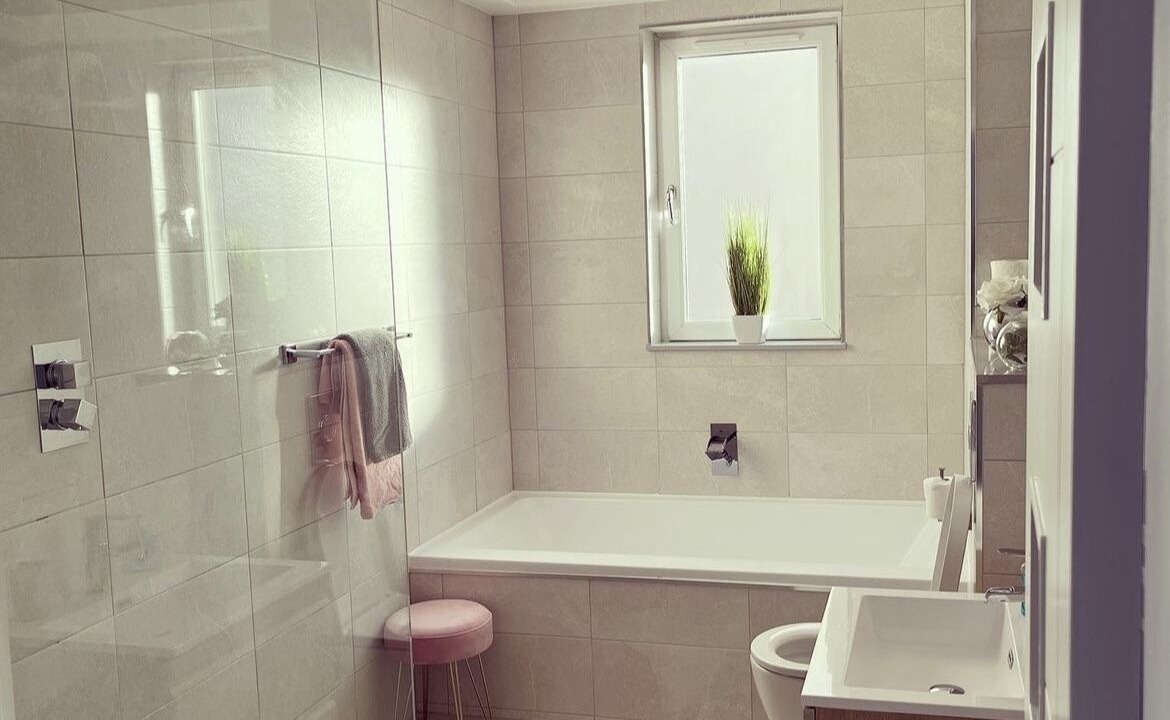 Photo of Bathroom in Duddingston