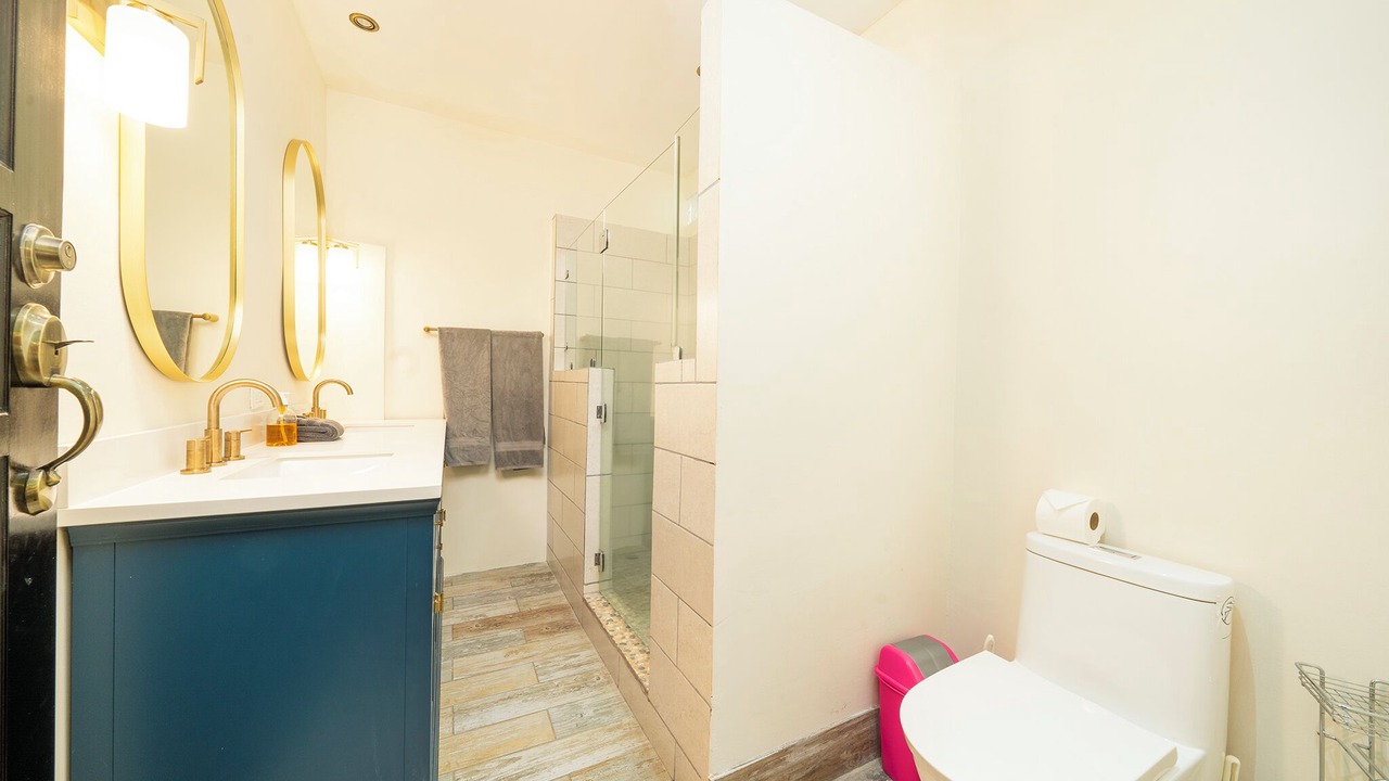 Photo of Bathroom in Potrero