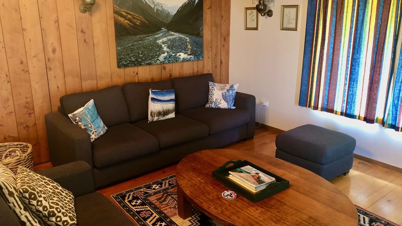 Photo of Livingroom in Tuateawa