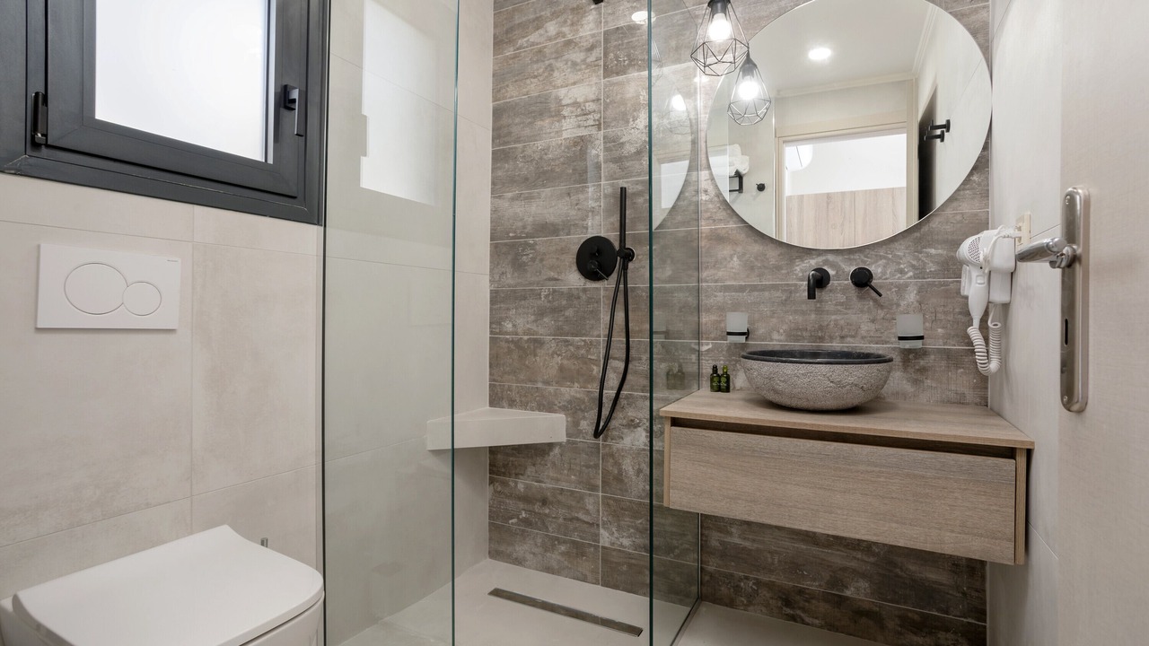 Photo of Bathroom in Alikanas