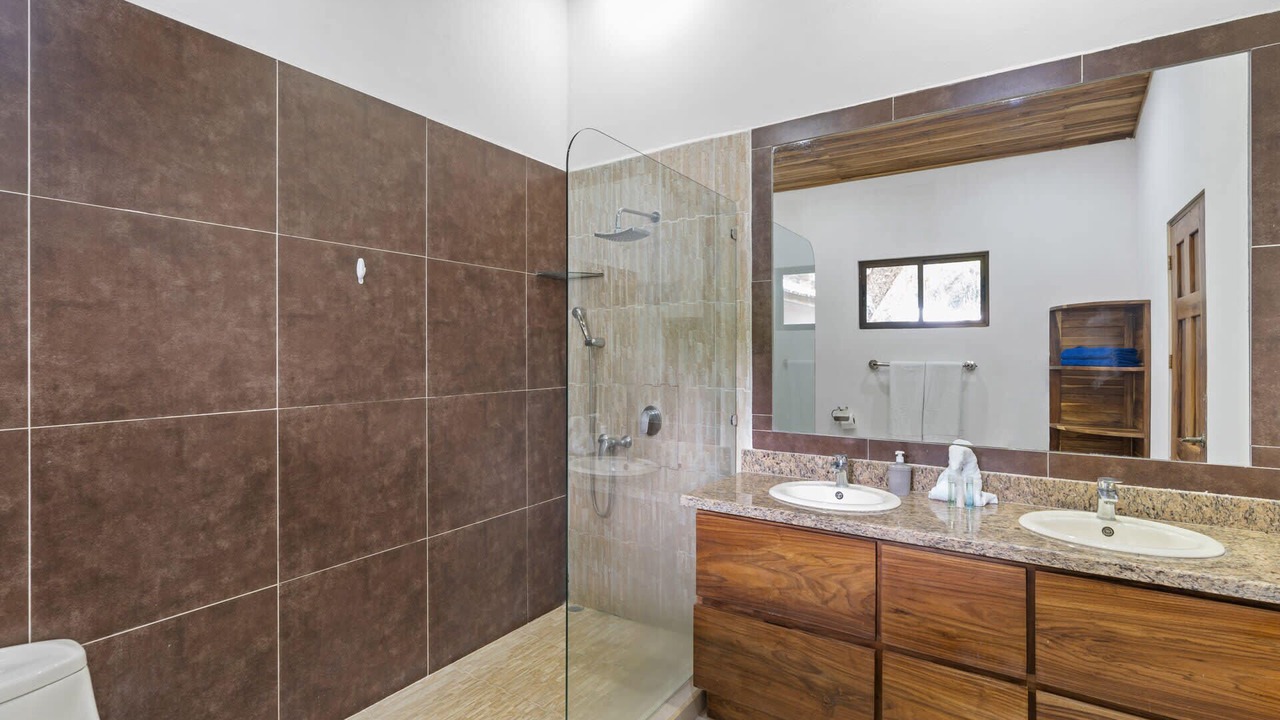 Photo of Bathroom in Potrero