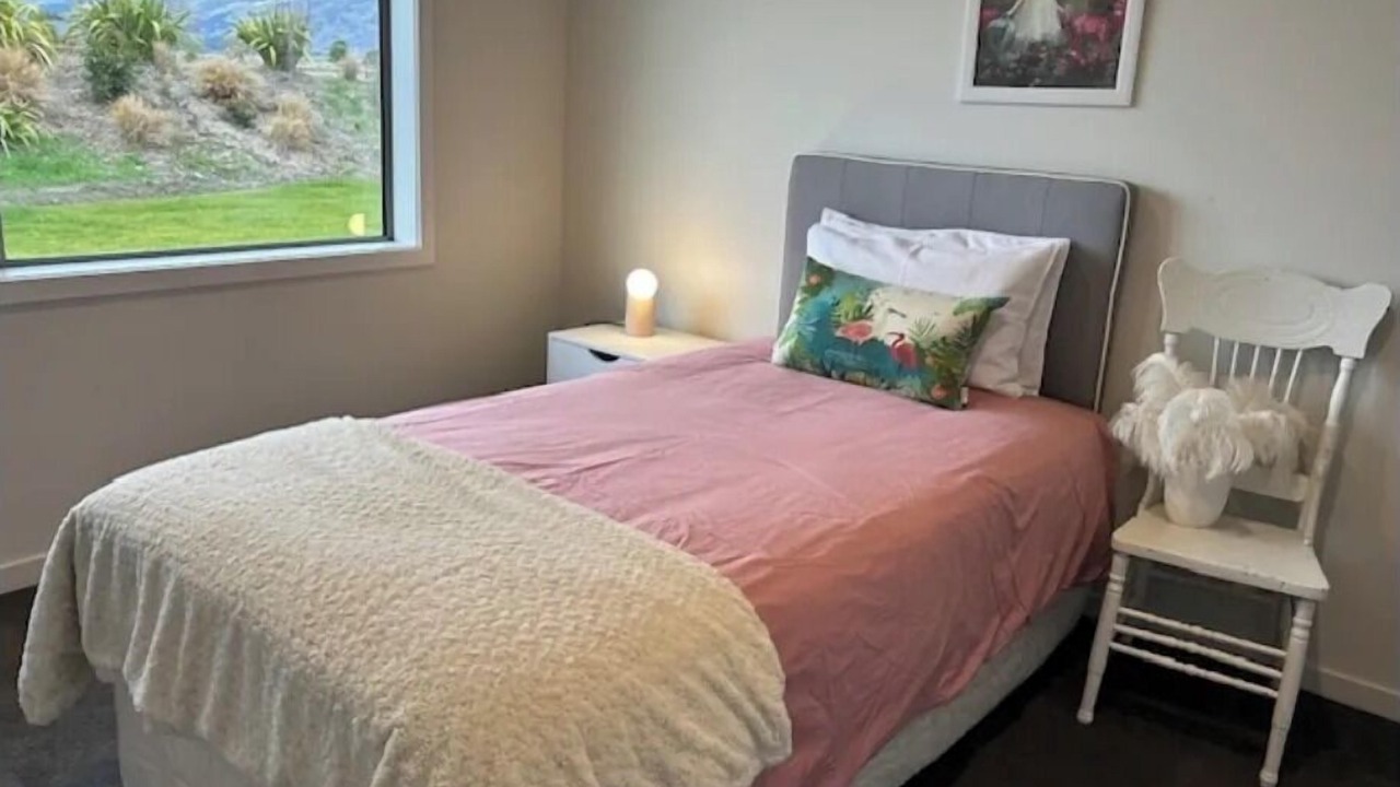 Photo of Bedroom in Albert Town