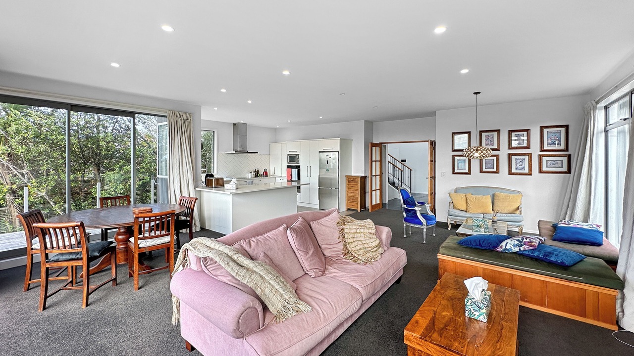 Photo of Livingroom in Murrays Bay