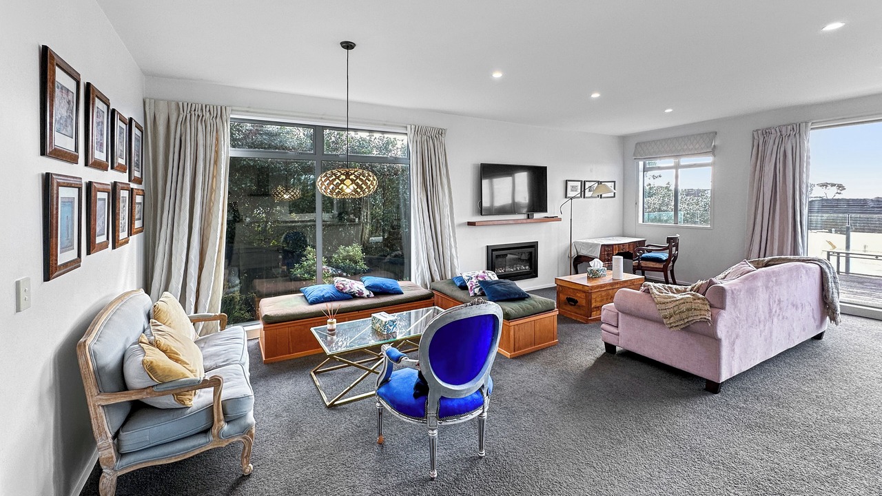 Photo of Livingroom in Murrays Bay