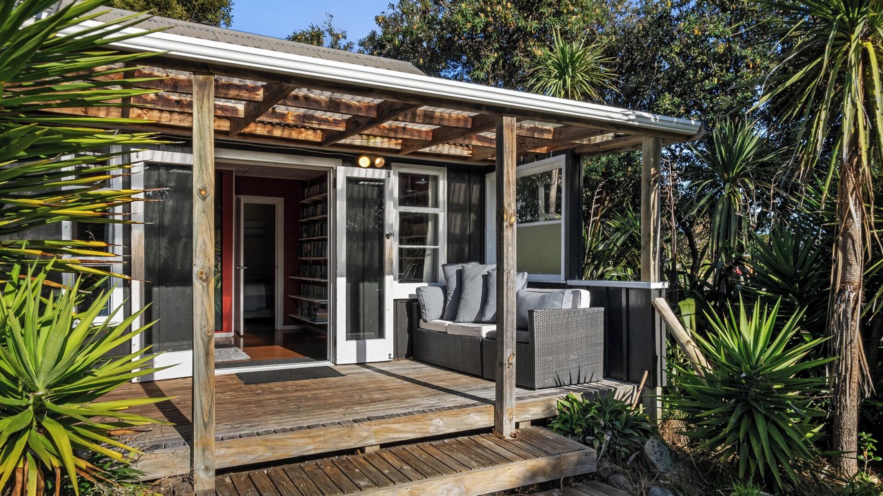 Photo of Patio Balcony in Waitarere Beach