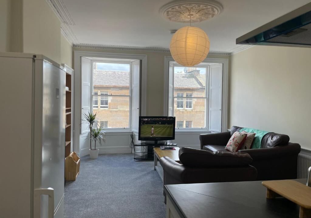 Photo of Livingroom in Newington