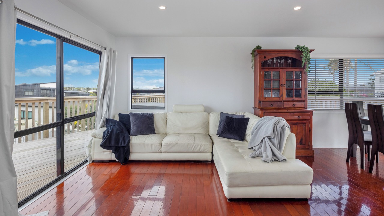 Photo of Livingroom in One Tree Point
