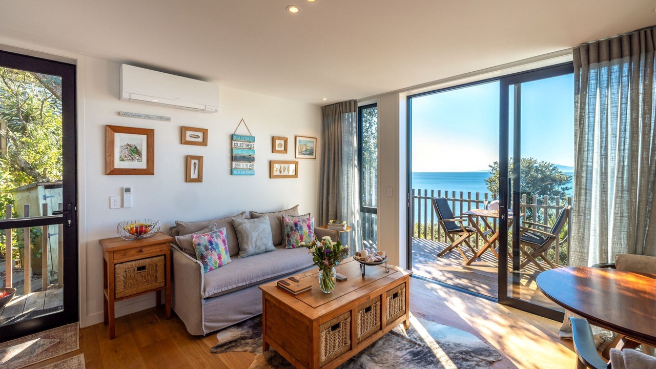 Photo of Livingroom in Onetangi