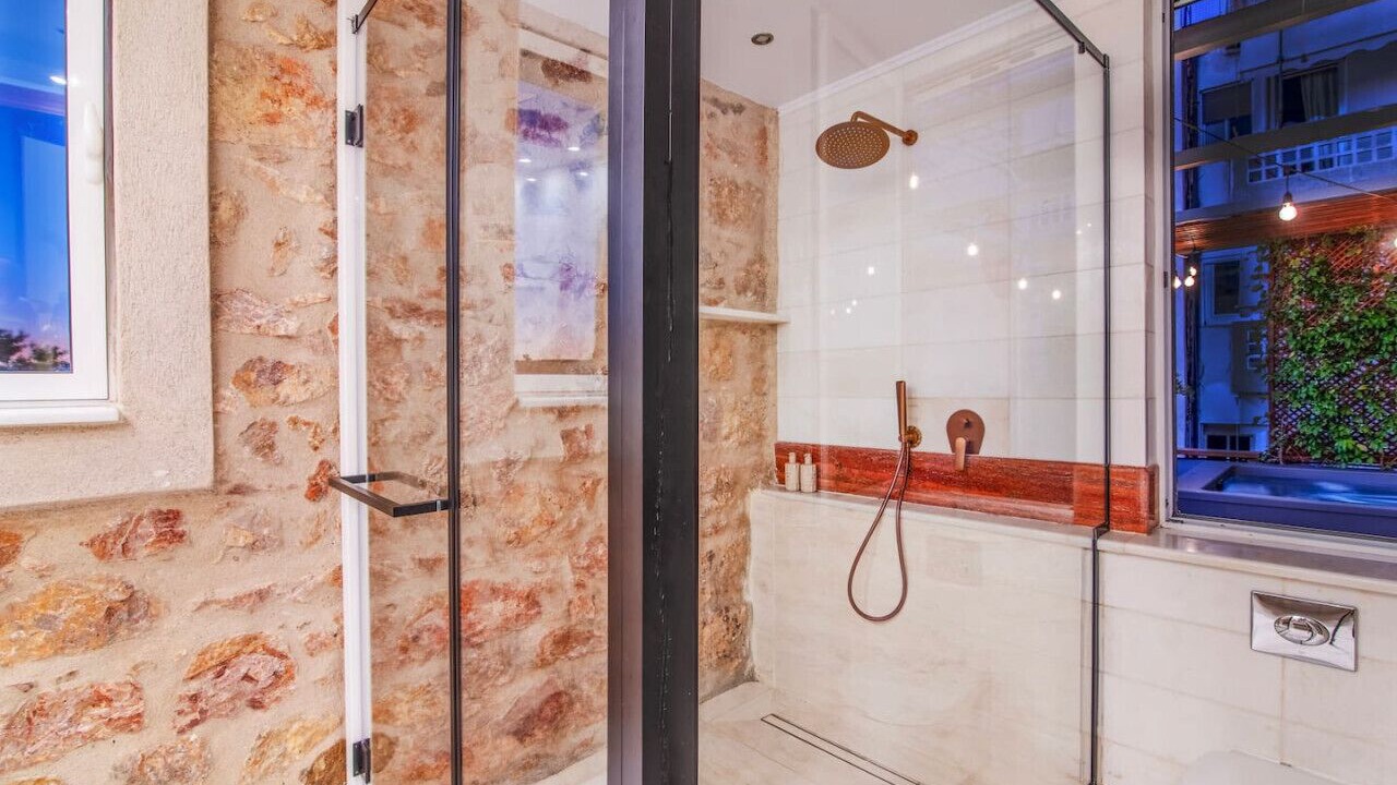 Photo of Bathroom in Mets