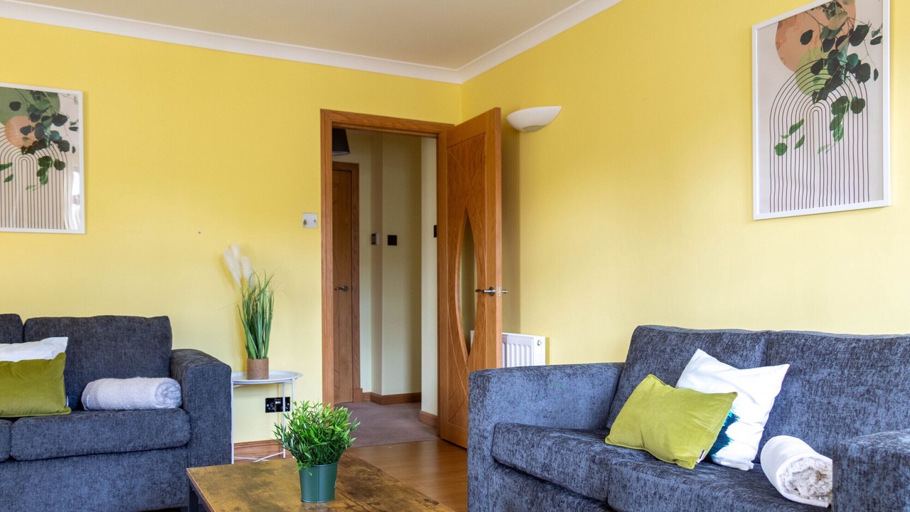 Photo of Livingroom in Tillicoultry
