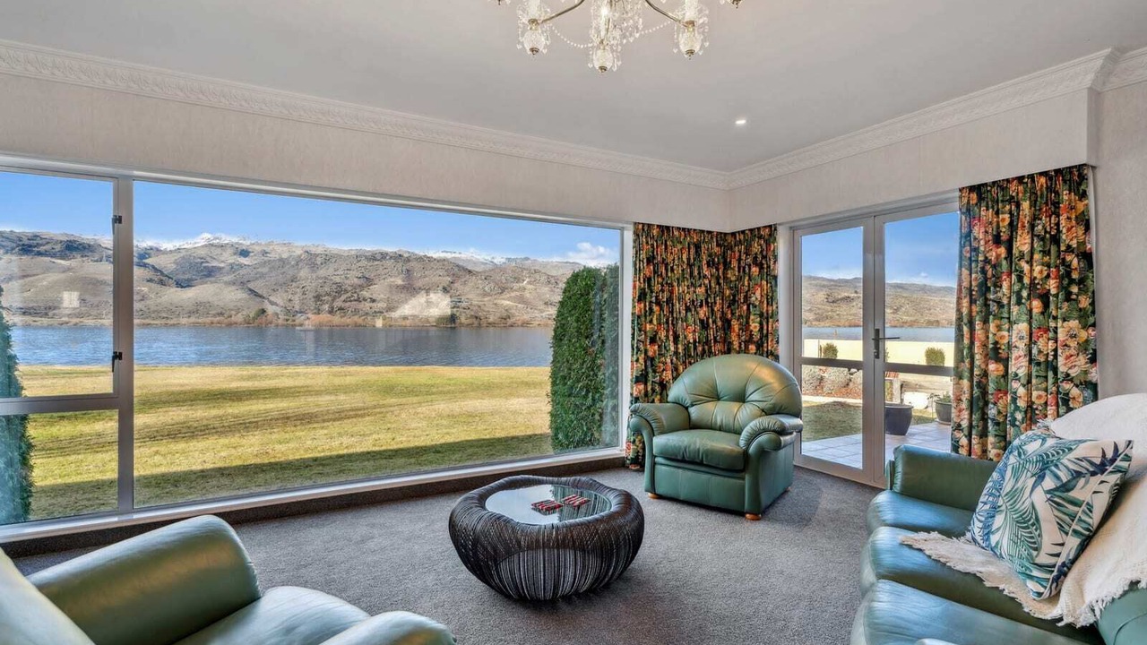 Photo of Livingroom in Lowburn
