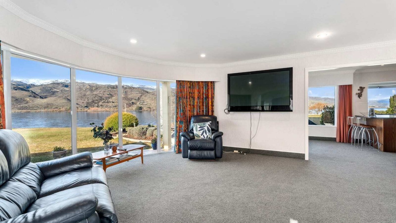 Photo of Livingroom in Lowburn