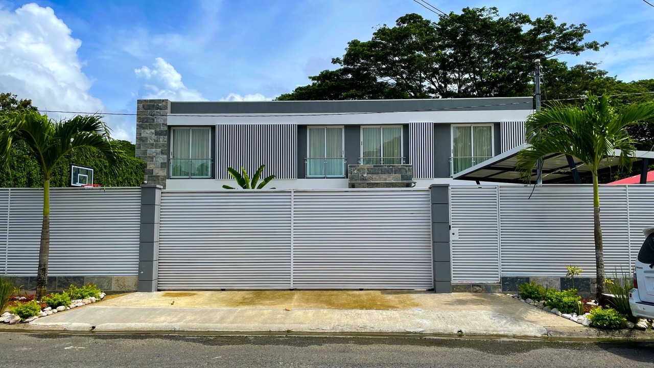 Photo of Outdoor in Barrio Ricos y Famosos