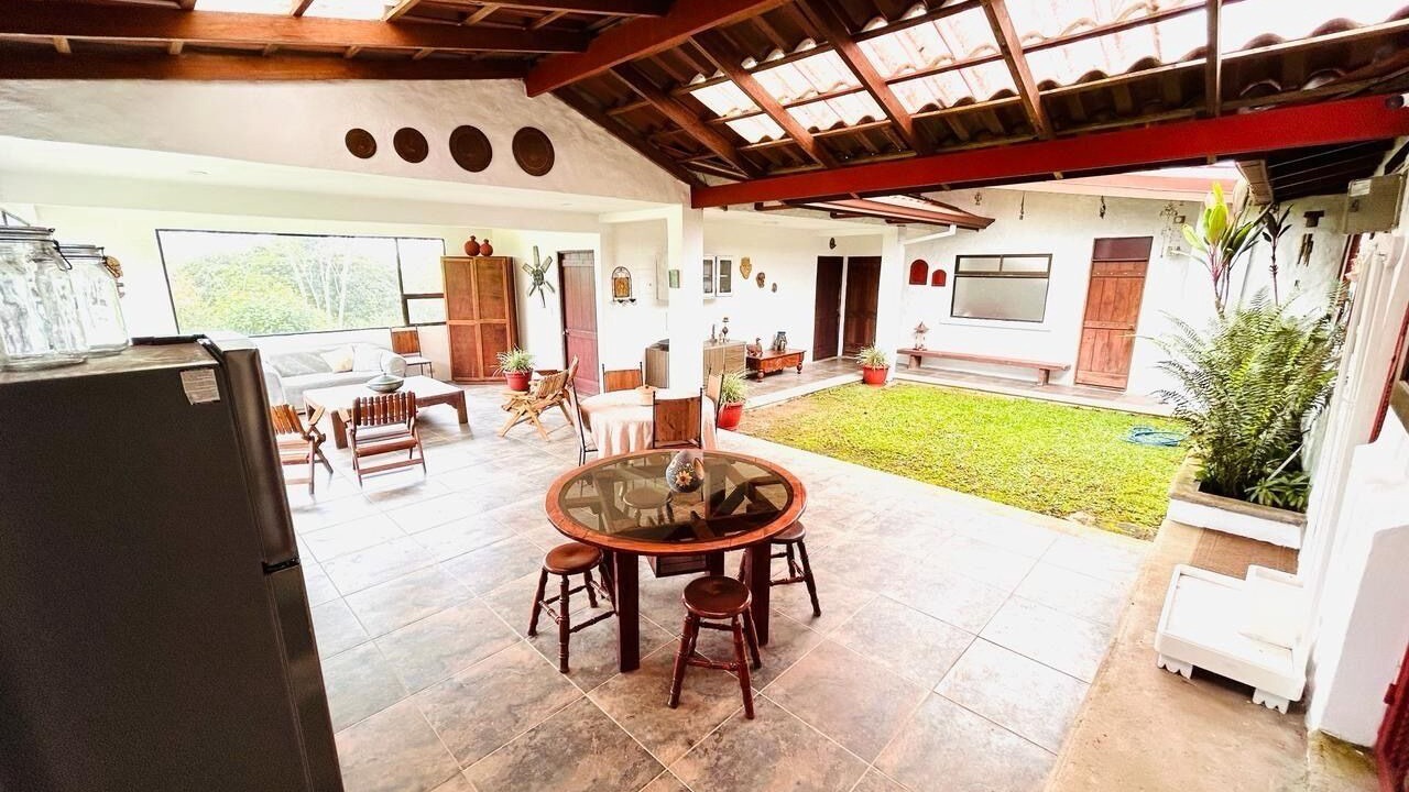 Photo of Outdoor in Roble