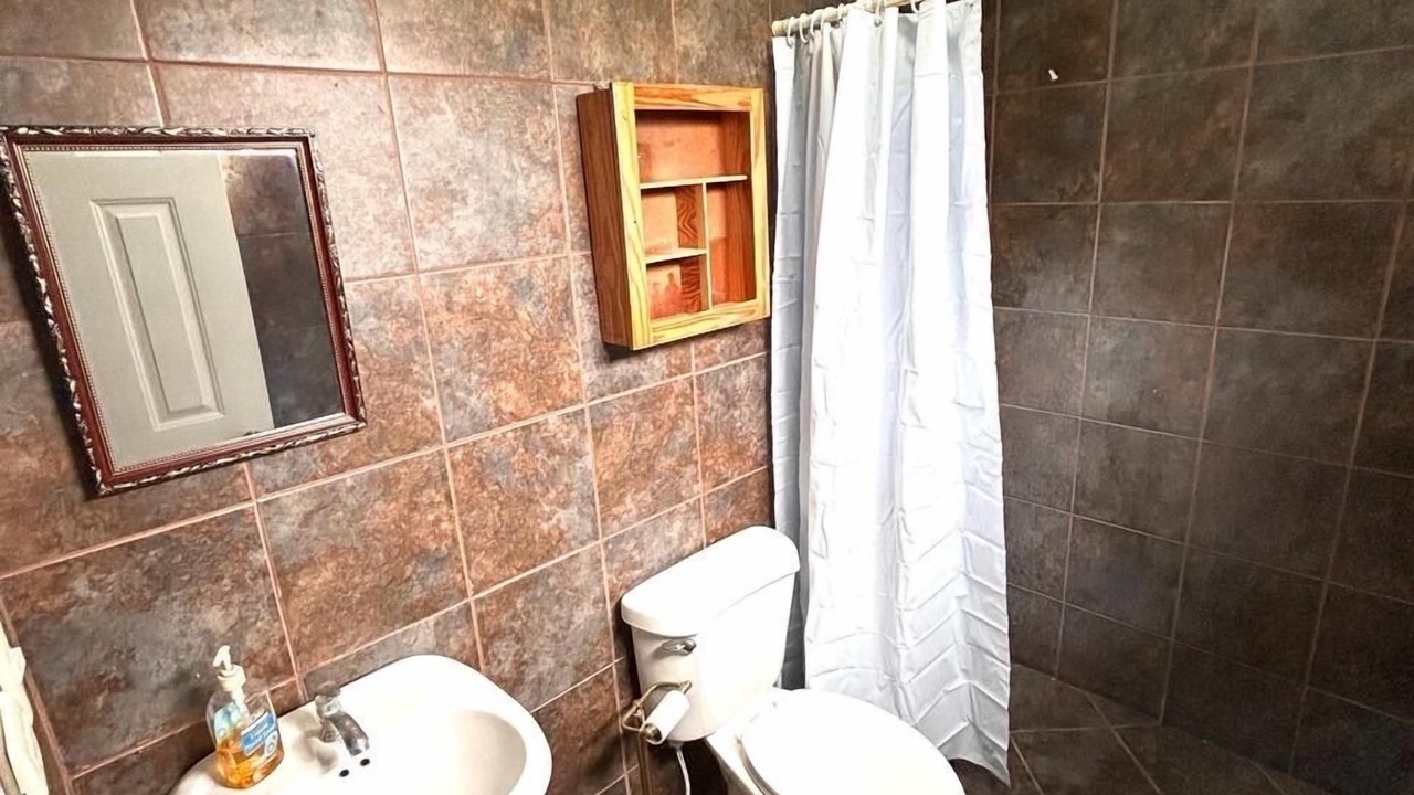 Photo of Bathroom in Roble