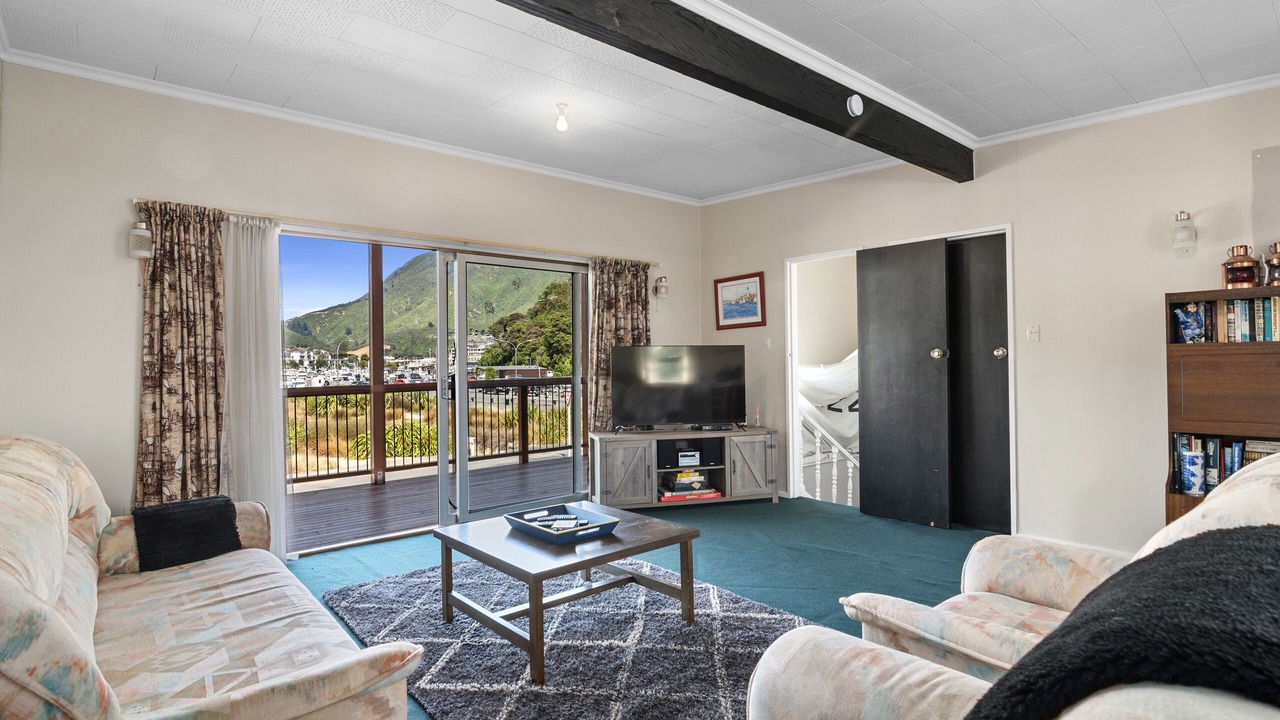 Photo of Livingroom in Picton