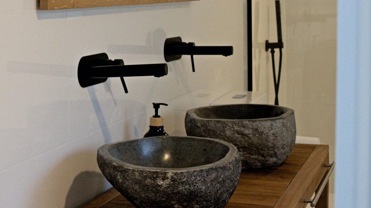 Photo of Bathroom in Surveyors Bay